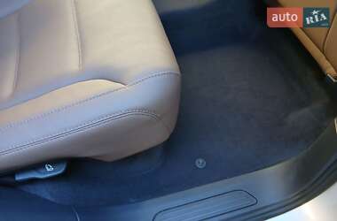 Внедорожник / Кроссовер Volkswagen Touareg 2012 в 