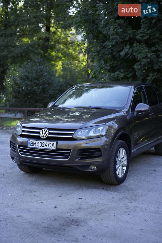Внедорожник / Кроссовер Volkswagen Touareg 2010 в Сумах