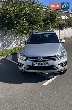 Внедорожник / Кроссовер Volkswagen Touareg 2015 в 