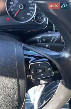 Внедорожник / Кроссовер Volkswagen Touareg 2015 в 