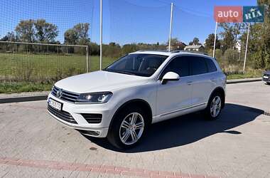Внедорожник / Кроссовер Volkswagen Touareg 2016 в Львове
