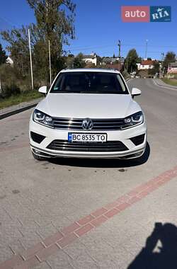 Внедорожник / Кроссовер Volkswagen Touareg 2016 в 