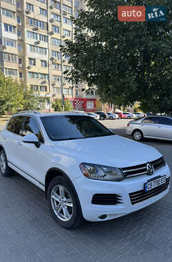 Внедорожник / Кроссовер Volkswagen Touareg 2014 в Одессе