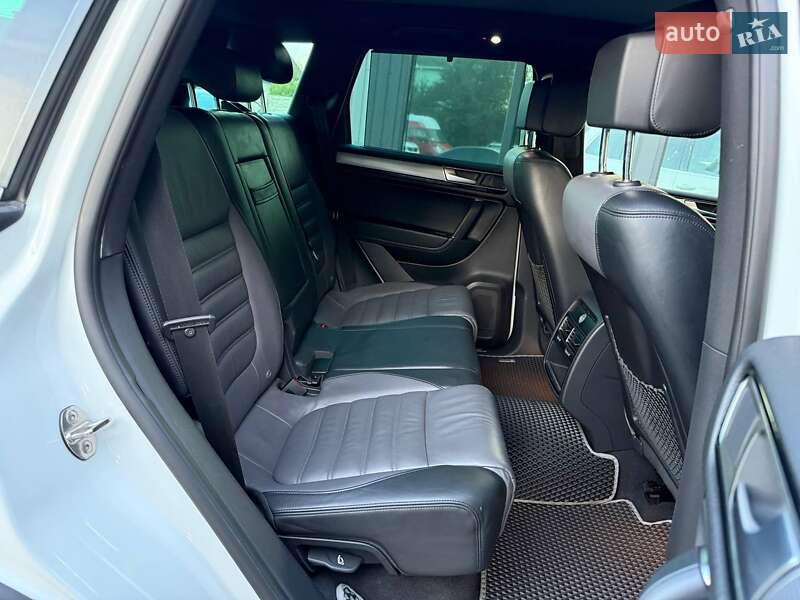 Внедорожник / Кроссовер Volkswagen Touareg 2015 в Хмельницком фото 32 Внедорожник / Кроссовер Volkswagen Touareg 2015 в Хмельницком