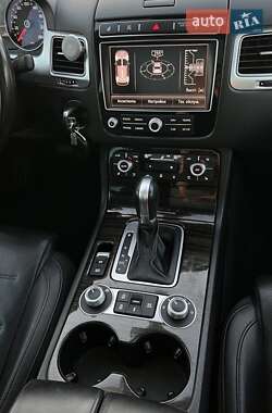 Позашляховик / Кросовер Volkswagen Touareg 2014 в  фото 40 Позашляховик / Кросовер Volkswagen Touareg 2014 в