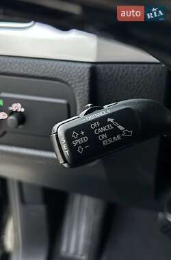 Позашляховик / Кросовер Volkswagen Touareg 2014 в  фото 52 Позашляховик / Кросовер Volkswagen Touareg 2014 в