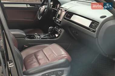 Внедорожник / Кроссовер Volkswagen Touareg 2010 в 