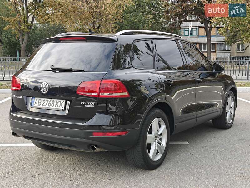Внедорожник / Кроссовер Volkswagen Touareg 2010 в Харькове