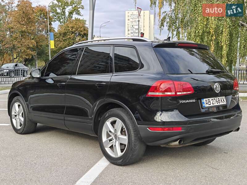 Внедорожник / Кроссовер Volkswagen Touareg 2010 в Харькове