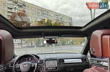 Внедорожник / Кроссовер Volkswagen Touareg 2010 в 
