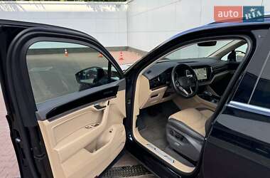 Внедорожник / Кроссовер Volkswagen Touareg 2022 в 
