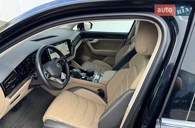 Внедорожник / Кроссовер Volkswagen Touareg 2022 в 