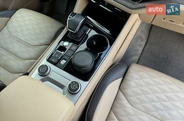 Внедорожник / Кроссовер Volkswagen Touareg 2022 в 