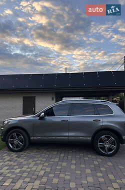 Внедорожник / Кроссовер Volkswagen Touareg 2015 в 