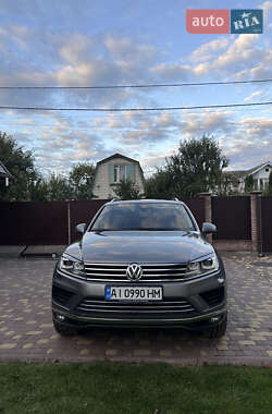 Внедорожник / Кроссовер Volkswagen Touareg 2015 в 