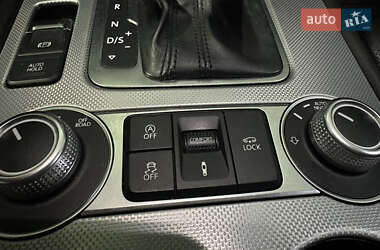 Внедорожник / Кроссовер Volkswagen Touareg 2015 в 