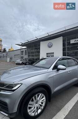 Позашляховик / Кросовер Volkswagen Touareg 2020 в Харкові