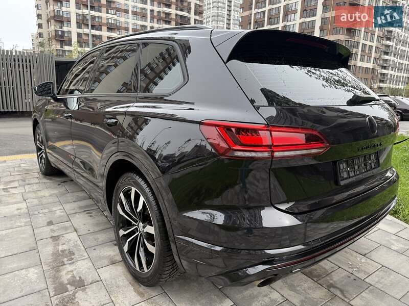 Внедорожник / Кроссовер Volkswagen Touareg 2021 в Киеве