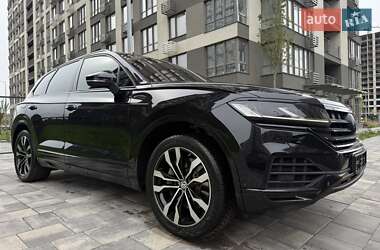 Позашляховик / Кросовер Volkswagen Touareg 2021 в Києві