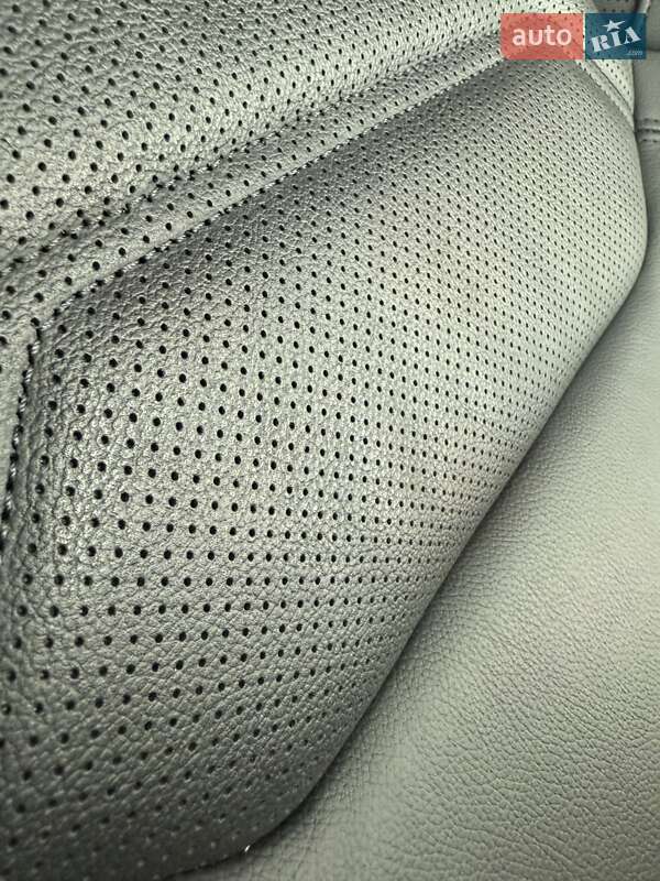 Внедорожник / Кроссовер Volkswagen Touareg 2021 в Киеве