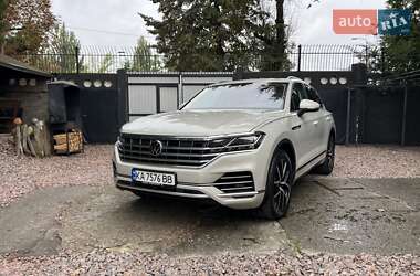 Позашляховик / Кросовер Volkswagen Touareg 2020 в Києві