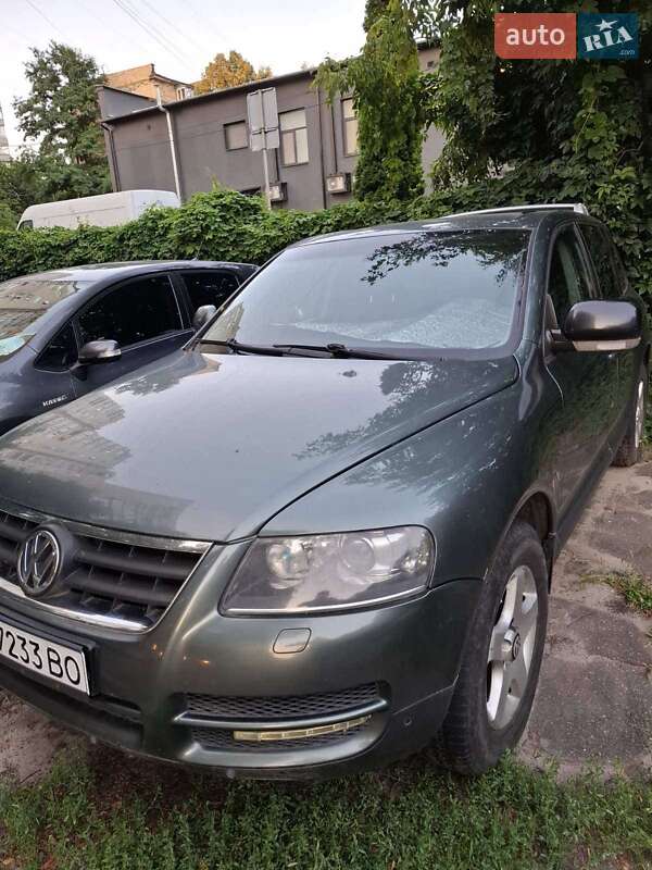 Внедорожник / Кроссовер Volkswagen Touareg 2006 в 