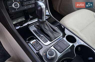 Внедорожник / Кроссовер Volkswagen Touareg 2016 в 