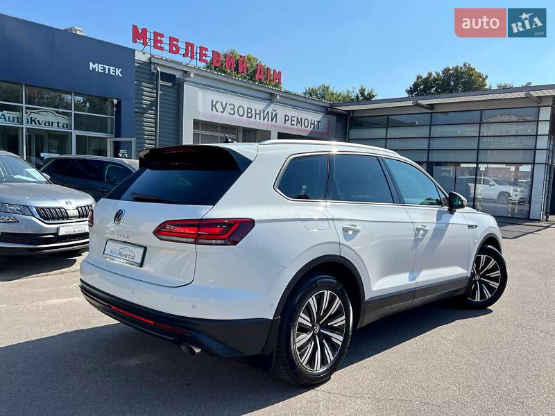 Внедорожник / Кроссовер Volkswagen Touareg 2020 в Чернигове