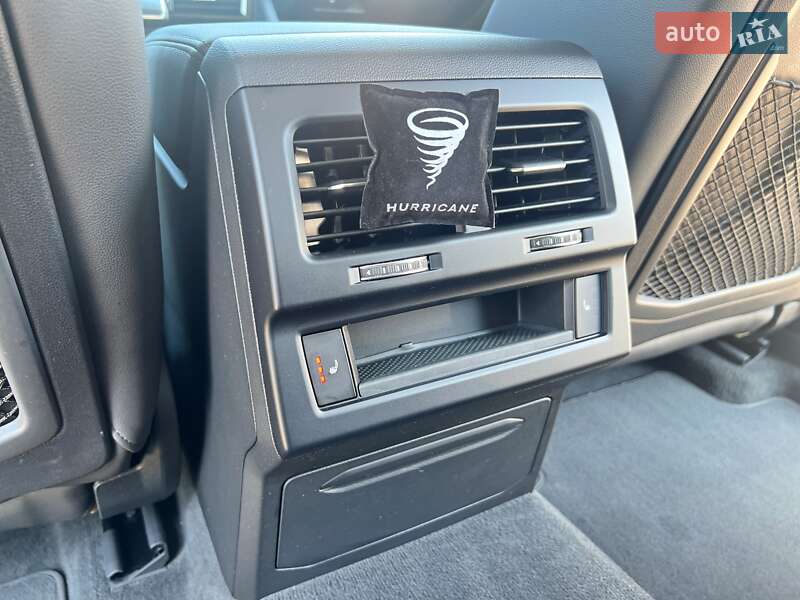 Внедорожник / Кроссовер Volkswagen Touareg 2020 в Чернигове