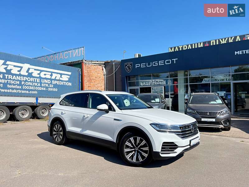 Внедорожник / Кроссовер Volkswagen Touareg 2020 в Чернигове
