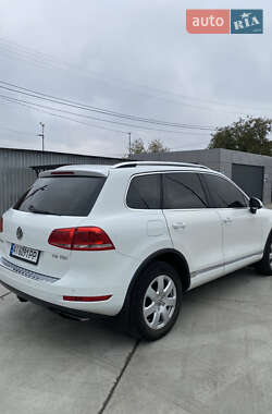Внедорожник / Кроссовер Volkswagen Touareg 2012 в 