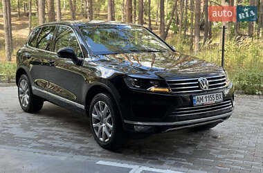 Внедорожник / Кроссовер Volkswagen Touareg 2015 в Киеве