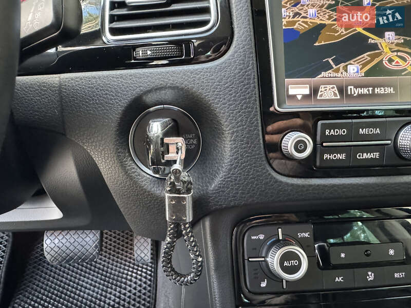 Внедорожник / Кроссовер Volkswagen Touareg 2015 в Киеве фото 44 Внедорожник / Кроссовер Volkswagen Touareg 2015 в Киеве