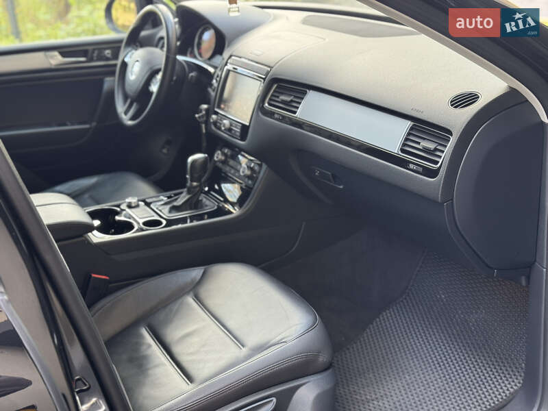 Внедорожник / Кроссовер Volkswagen Touareg 2015 в Киеве фото 51 Внедорожник / Кроссовер Volkswagen Touareg 2015 в Киеве