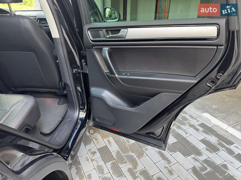 Внедорожник / Кроссовер Volkswagen Touareg 2015 в Киеве фото 54 Внедорожник / Кроссовер Volkswagen Touareg 2015 в Киеве