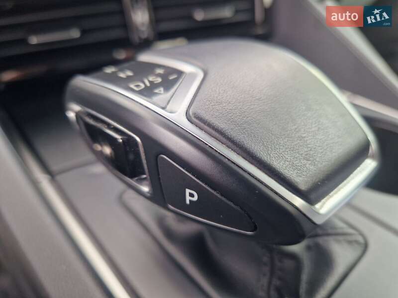 Внедорожник / Кроссовер Volkswagen Touareg 2021 в Днепре