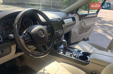 Внедорожник / Кроссовер Volkswagen Touareg 2012 в 