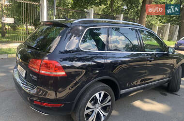Внедорожник / Кроссовер Volkswagen Touareg 2012 в 