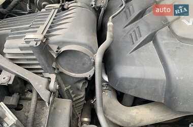 Внедорожник / Кроссовер Volkswagen Touareg 2012 в 