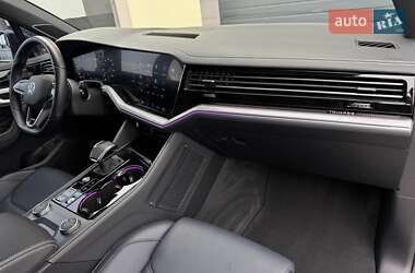 Позашляховик / Кросовер Volkswagen Touareg 2023 в  фото 114 Позашляховик / Кросовер Volkswagen Touareg 2023 в