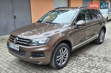 Внедорожник / Кроссовер Volkswagen Touareg 2012 в Славуте