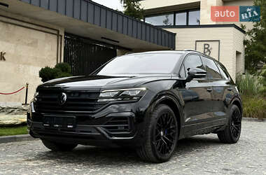 Внедорожник / Кроссовер Volkswagen Touareg 2022 в 