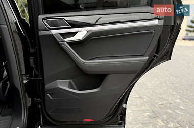 Внедорожник / Кроссовер Volkswagen Touareg 2022 в 