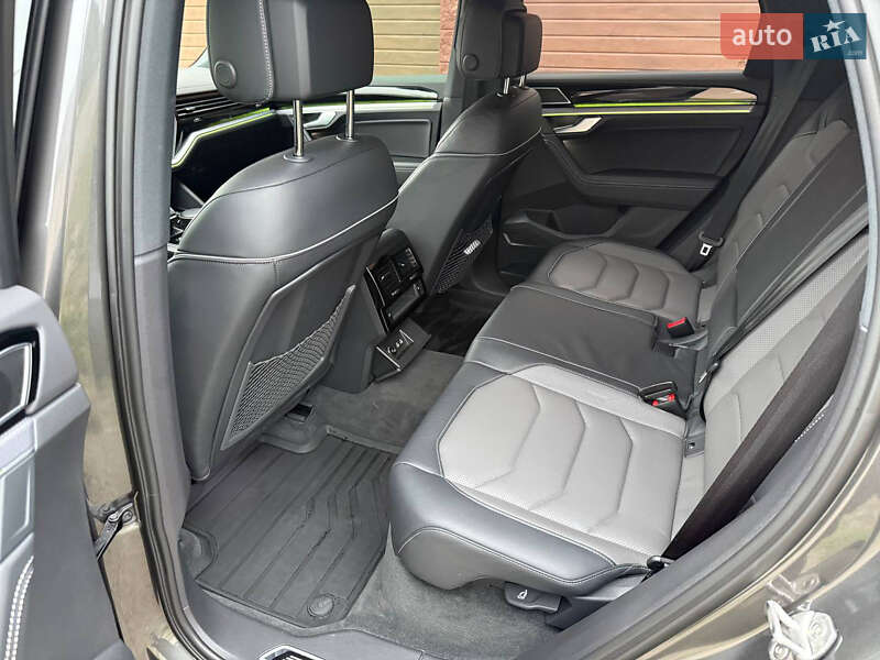 Внедорожник / Кроссовер Volkswagen Touareg 2023 в Киеве