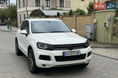 Внедорожник / Кроссовер Volkswagen Touareg 2011 в Одессе