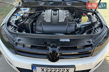 Внедорожник / Кроссовер Volkswagen Touareg 2011 в 