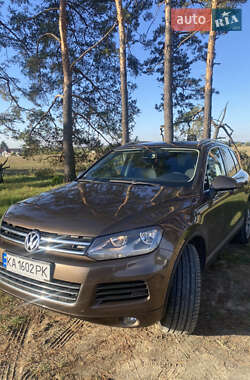 Внедорожник / Кроссовер Volkswagen Touareg 2012 в 