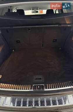 Внедорожник / Кроссовер Volkswagen Touareg 2012 в 