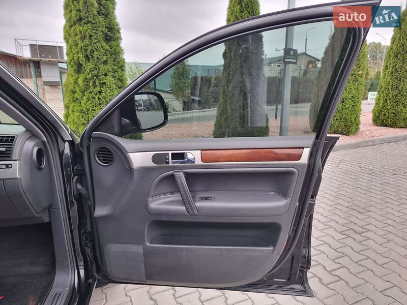 Внедорожник / Кроссовер Volkswagen Touareg 2009 в Виннице