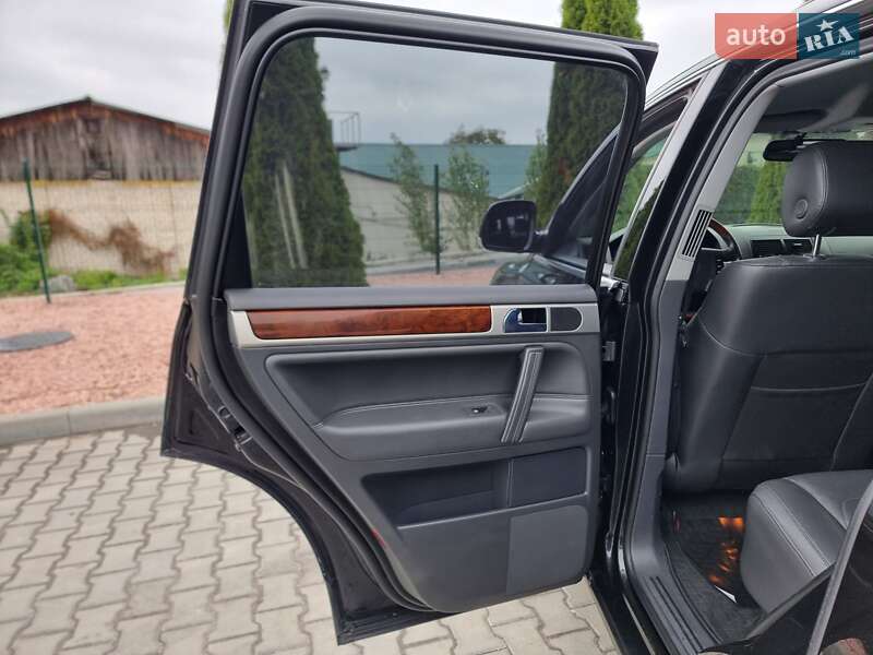 Внедорожник / Кроссовер Volkswagen Touareg 2009 в Виннице